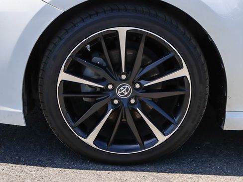 Used 2018 Toyota Camry XSE FWD image 12