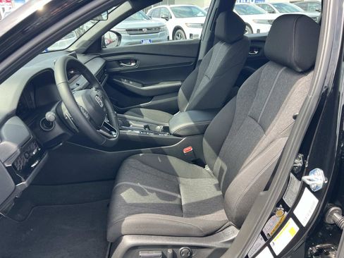 Used 2025 Honda Accord Sport image 20
