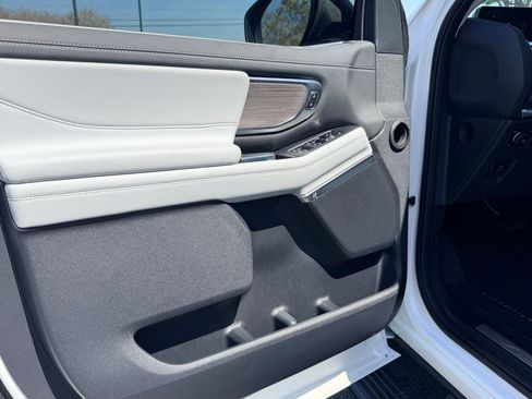 New 2025 Ford Expedition Platinum w/ Platinum Ultimate Package AWD/4WD image 21