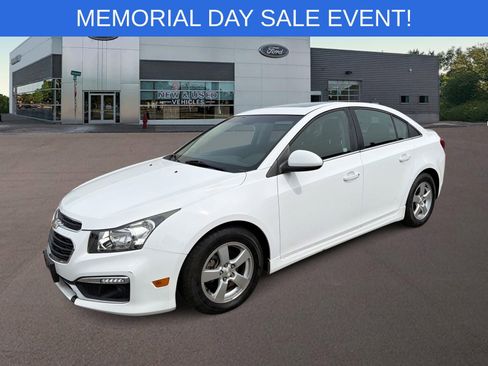 Used 2016 Chevrolet Cruze LT w/ Sun And Sound Package FWD image 1
