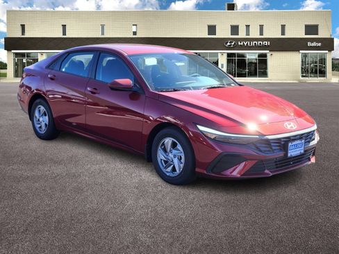 New 2026 Hyundai Elantra SE FWD image 1