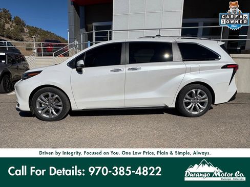 Used 2024 Toyota Sienna Platinum image 3