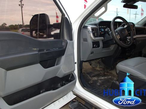 Used 2023 Ford F250 XL w/ FX4 Off-Road Package AWD/4WD image 11