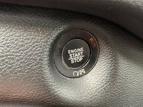 Used 2022 Jeep Cherokee Trailhawk AWD/4WD image 22