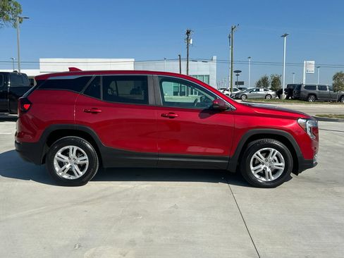 Used 2024 GMC Terrain SLE AWD/4WD image 6