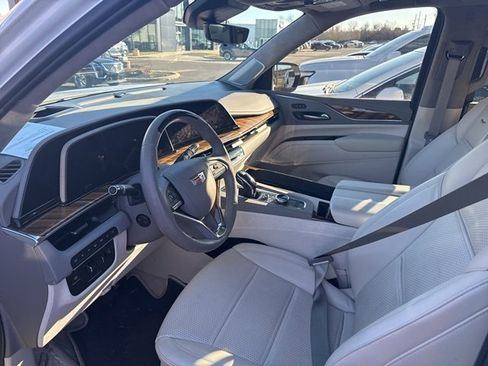 Certified 2024 Cadillac Escalade Sport Platinum image 8