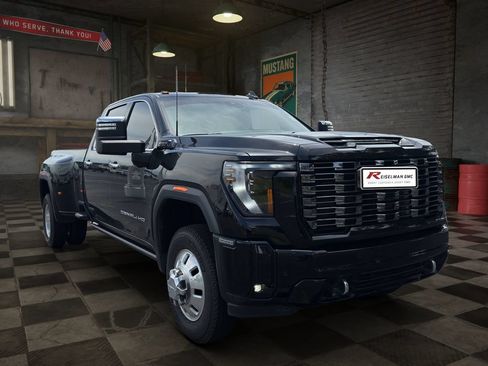 Used 2025 GMC Sierra 3500 Denali Ultimate AWD/4WD image 7