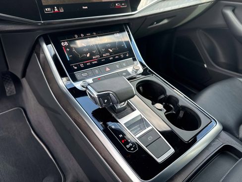 Used 2021 Audi Q8 Premium Plus w/ Premium Plus Package image 27