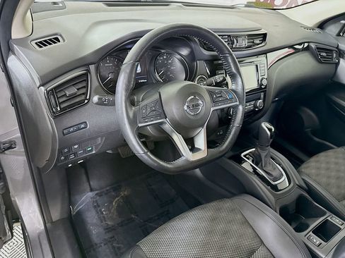 Certified 2022 Nissan Rogue Sport SV w/ Technology Package AWD/4WD image 18