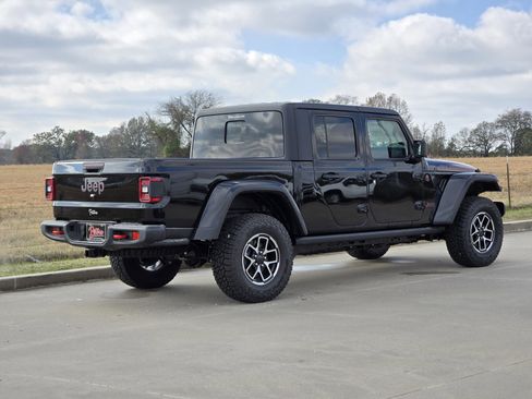 New 2025 Jeep Gladiator Rubicon w/ Convenience Group image 3