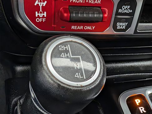 Used 2020 Jeep Gladiator Rubicon image 25