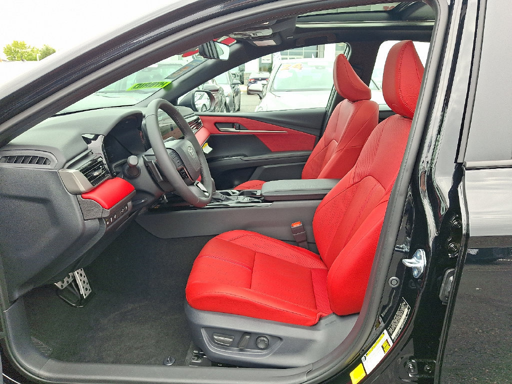 Used 2026 Toyota Camry XSE FWD image 14