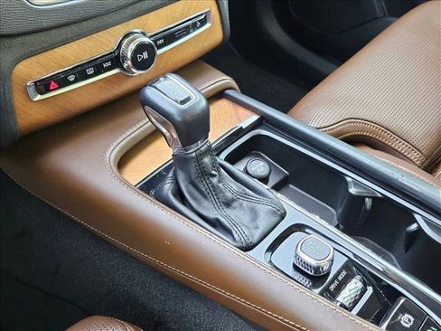 Used 2018 Volvo XC90 T6 Inscription w/ Convenience Package image 12