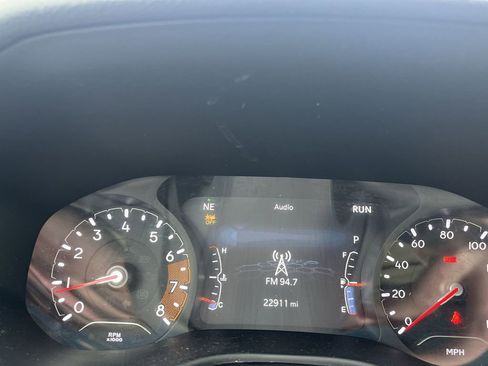 Used 2024 Jeep Compass Latitude AWD/4WD image 8