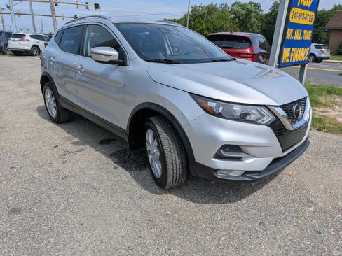 Used 2020 Nissan Rogue Sport SV w/ All-Weather Package AWD/4WD image 8