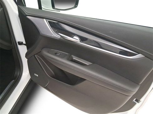 Used 2025 Cadillac XT5 Premium Luxury image 15