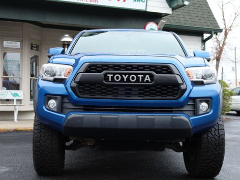 Used 2016 Toyota Tacoma SR5 image 6