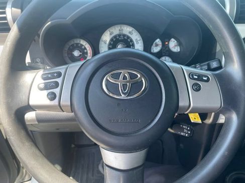 Used 2014 Toyota FJ Cruiser 4WD w/ Convenience Package image 18