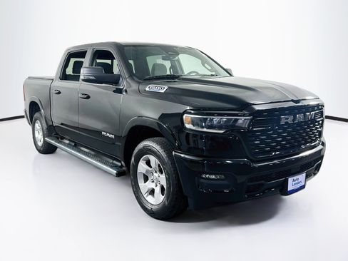 Used 2025 RAM 1500 Big Horn AWD/4WD image 3