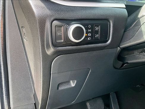 Used 2023 Ford Explorer XLT RWD image 37