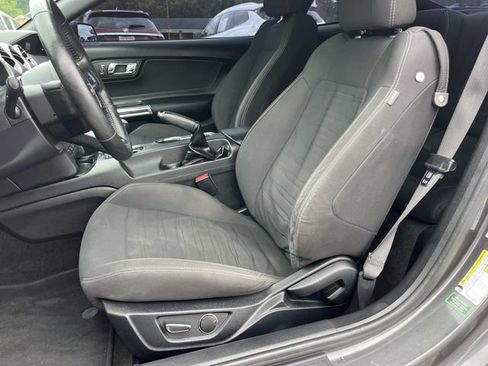 Used 2017 Ford Mustang Coupe RWD image 18