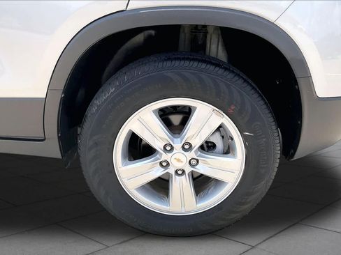 Used 2022 Chevrolet Trax LT AWD/4WD image 11