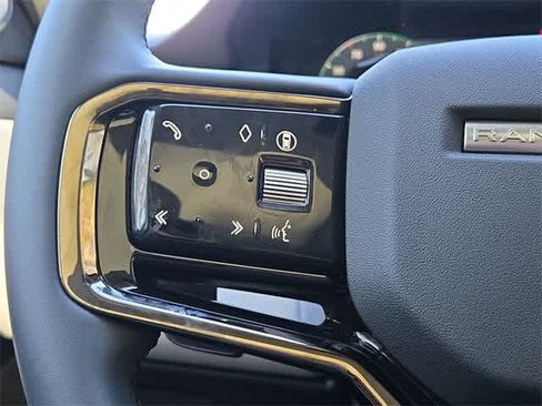 Used 2025 Land Rover Range Rover Evoque Dynamic SE image 23