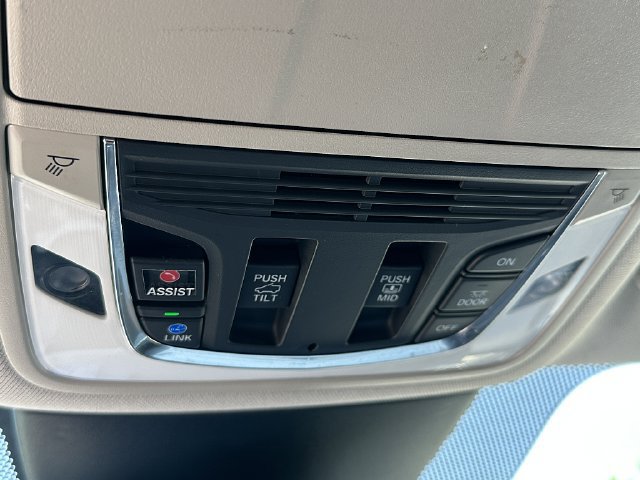 Used 2023 Acura MDX FWD image 33