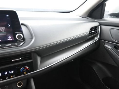Used 2025 Nissan Rogue SV AWD/4WD image 31
