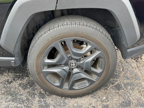 Used 2024 Toyota RAV4 Adventure AWD/4WD image 9