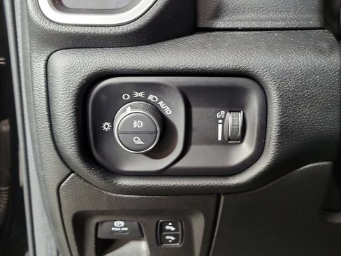 Used 2022 RAM 1500 Big Horn RWD image 13