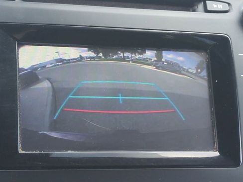 Used 2019 Toyota Highlander LE AWD/4WD image 29