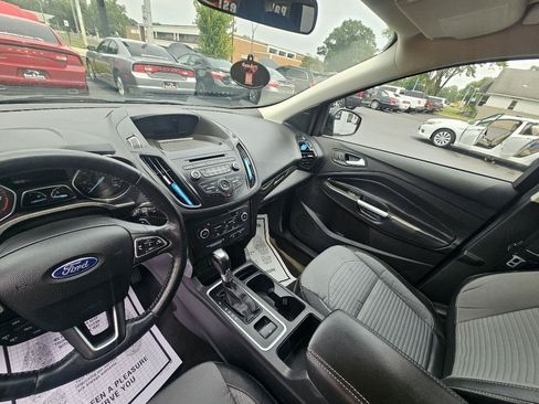 Used 2018 Ford Escape SE w/ SE Sport Appearance Package FWD image 20