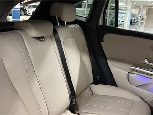 Used 2025 Mercedes-Benz GLA 250 4MATIC image 32