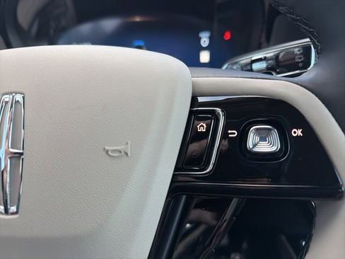 New 2026 Lincoln Corsair Premiere image 16