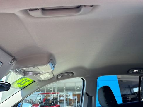 Used 2022 Chevrolet Equinox LT FWD image 24