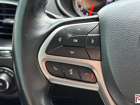 Used 2019 Jeep Cherokee Latitude Plus AWD/4WD image 27