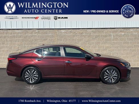 Used 2025 Nissan Altima 2.5 SV FWD image 1