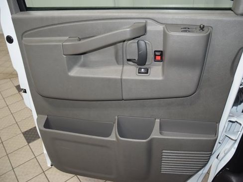 Used 2025 Chevrolet Express 3500 LS image 28