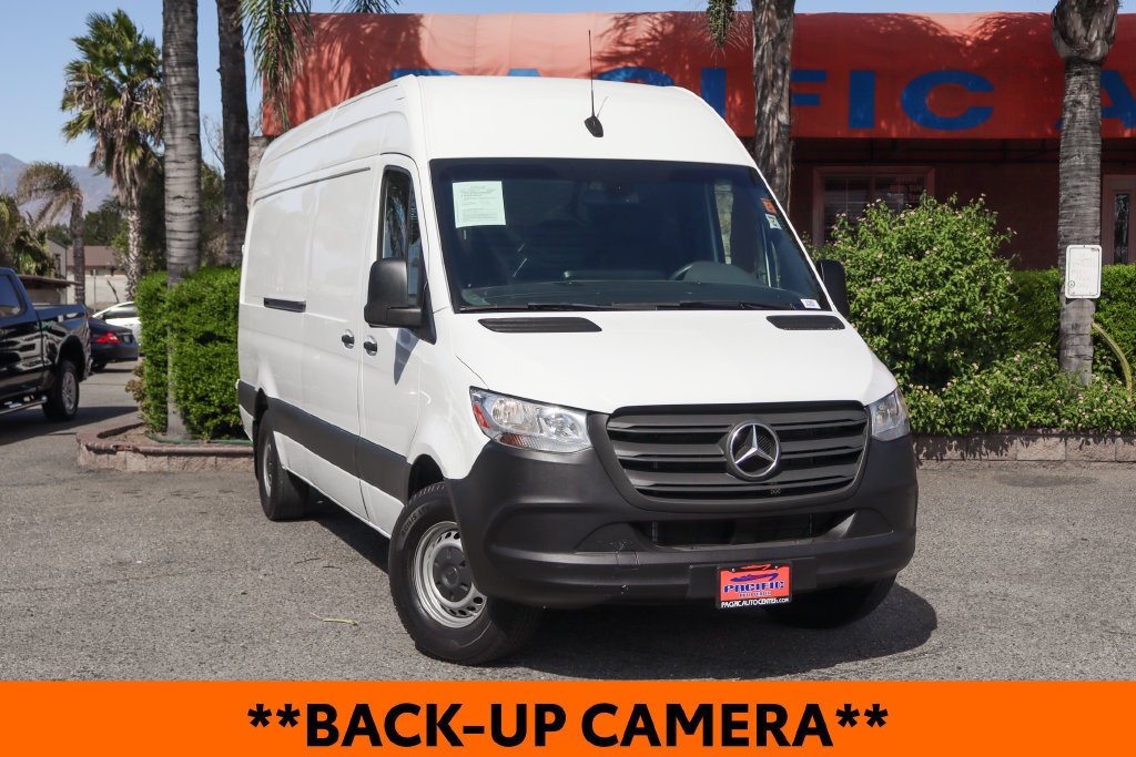 Used 2023 Mercedes-Benz Sprinter 2500 image 2