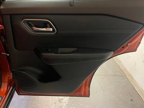 Used 2021 Nissan Rogue Platinum FWD image 23