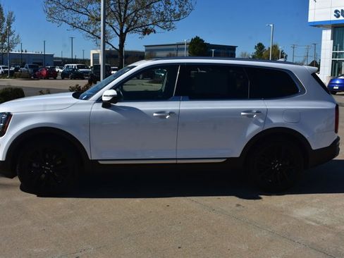Used 2022 Kia Telluride SX w/ SX Prestige Package image 9