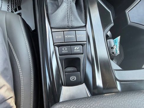 Certified 2025 Toyota Camry SE AWD/4WD image 17