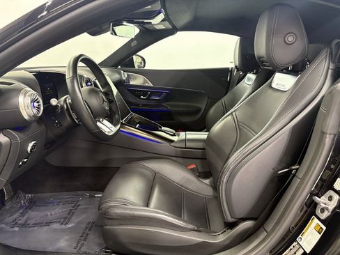 Used 2022 Mercedes-Benz SL 55 AMG 4MATIC w/ Driver Assistance Package image 10