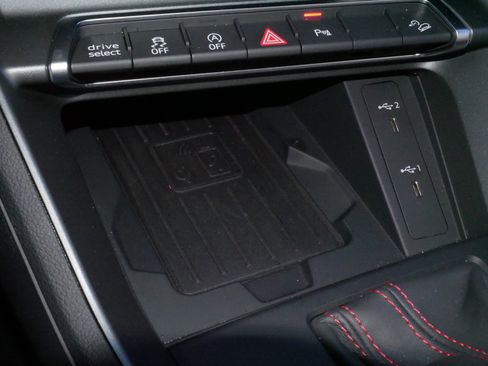 Used 2025 Audi Q3 2.0T Premium Plus w/ Premium Plus Package image 29