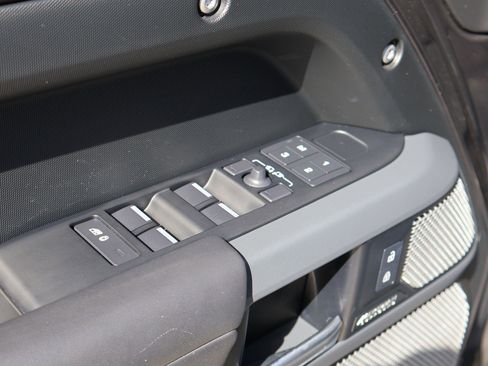 Used 2023 Land Rover Defender 130 X image 13