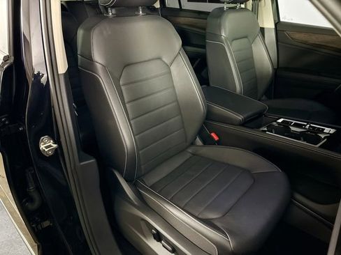 Used 2025 Volkswagen Atlas SEL image 50