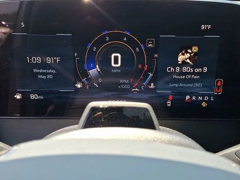 Used 2024 Chevrolet Traverse RS FWD image 16