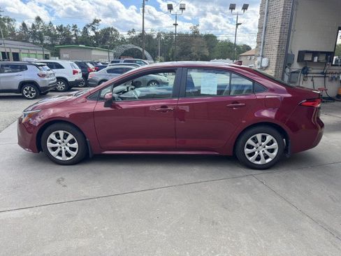 Used 2026 Toyota Corolla LE FWD image 6