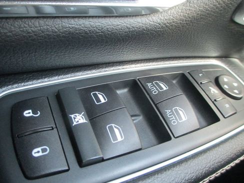 Used 2021 RAM 1500 Laramie image 31